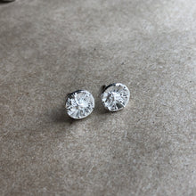 Load image into Gallery viewer, Sweet Cicely Flower Studs | Silver