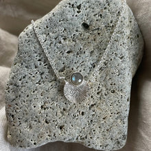 Load image into Gallery viewer, Dìon Necklace | Labradorite & Silver