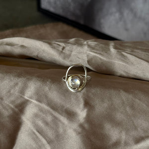 Oyster Ring | Moonstone | size 8.25