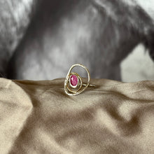 Load image into Gallery viewer, Oyster Ring | Ruby | size 6+