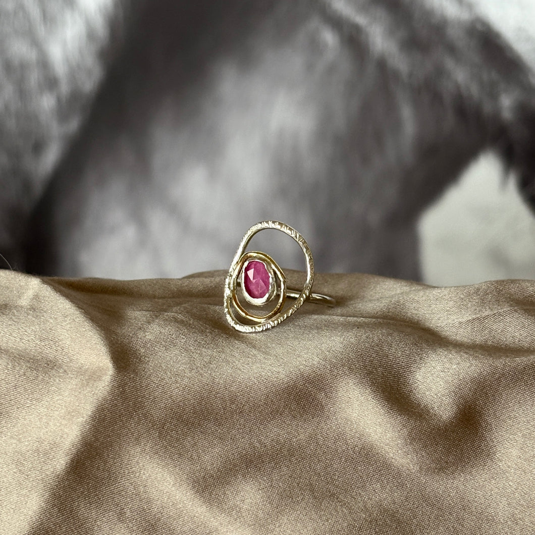 Oyster Ring | Ruby | size 6+