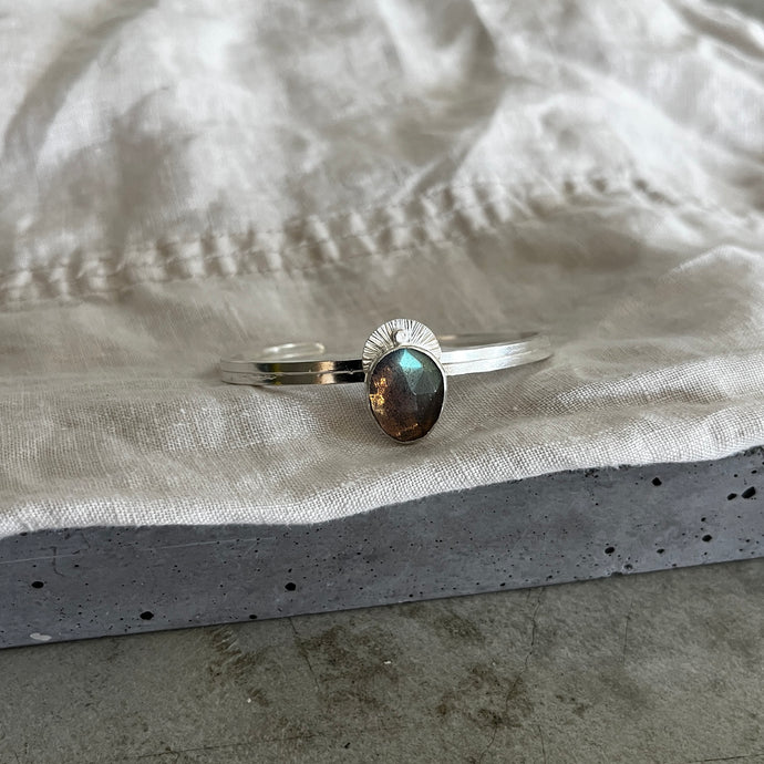 Early Light Cuff 3.0 | Labradorite