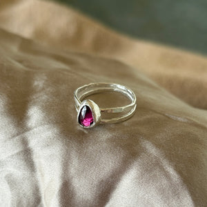 Garnet & Silver | size 5.5+