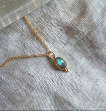 Load image into Gallery viewer, Lūma Necklace | Labradorite &amp; Gold