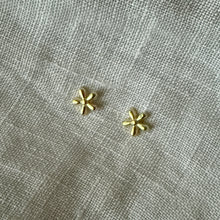 Load image into Gallery viewer, Bloom Studs | Gold