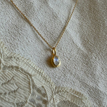 Load image into Gallery viewer, Skye Necklace | Rainbow Moonstone &amp; Gold