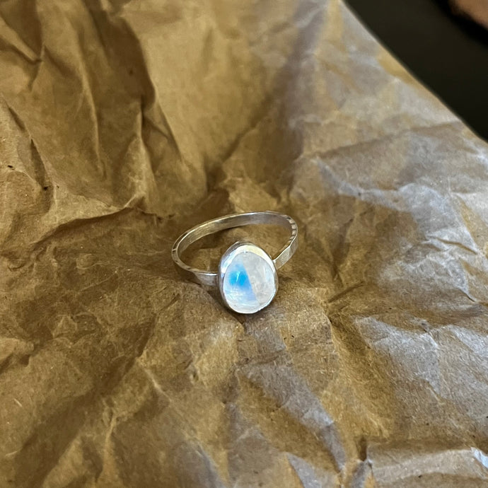 Rainbow Moonstone Ring | Silver | size: 8.5