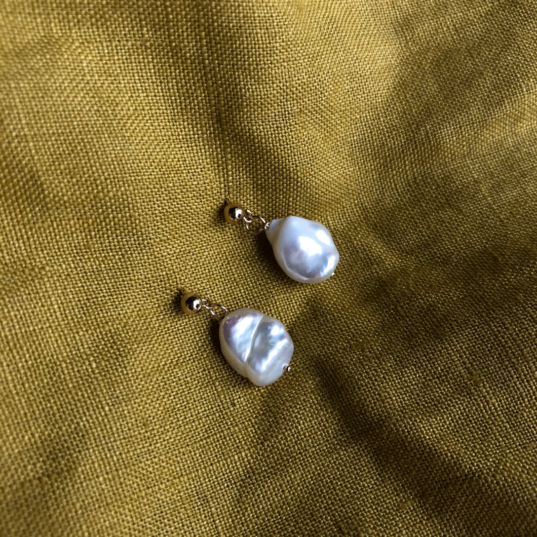 Baroque Pearl Earrings | Gold