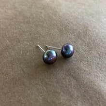 Load image into Gallery viewer, Pearl Studs | Grey