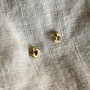 Love Knot Studs | Gold