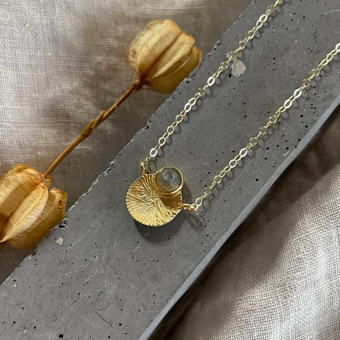 Dìon Necklace | Labradorite & Gold
