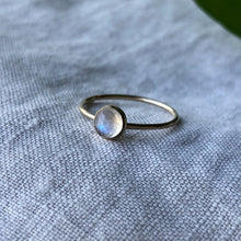 Load image into Gallery viewer, birthstone ring. Moonstone ring. rainbow moonstone ring.